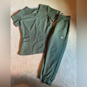 Maevn scrub top and jogger bottom set. Olive green. Light worn. Smoke free home.
